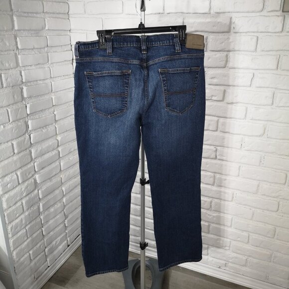 Denver Hayes Men's Size 38/30 Medium Wash Straight Legs Blue Jeans - Picture 2 of 14